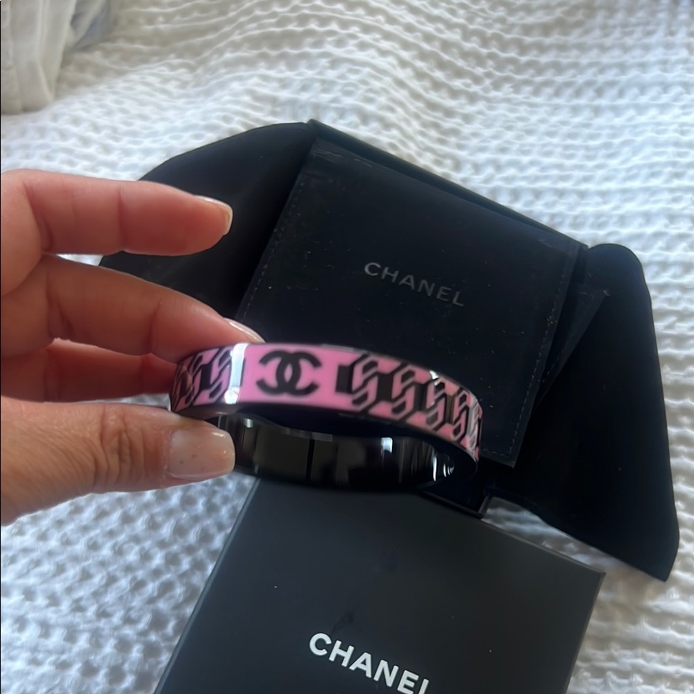 CHANEL Pink and Black Chain-Link Bracelet